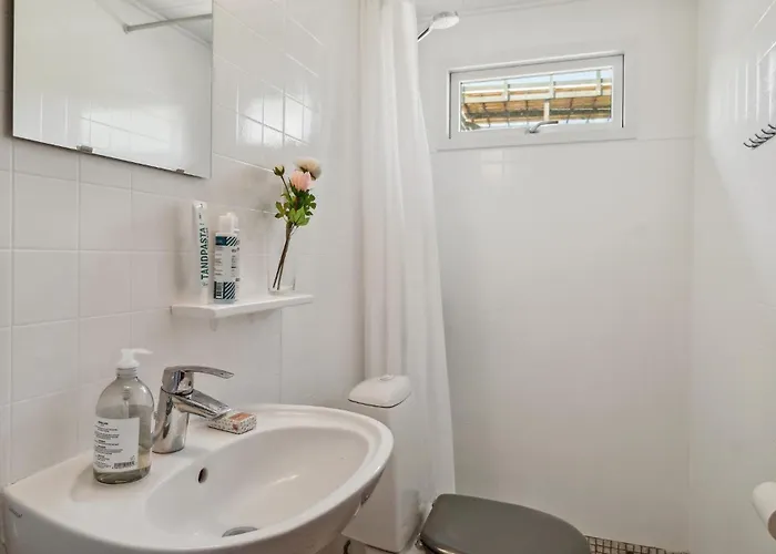 3 Bedroom In * Knebel