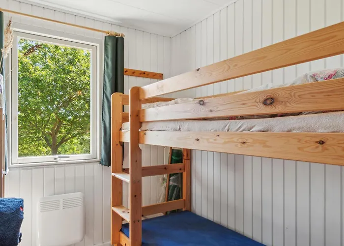 3 Bedroom In * Knebel